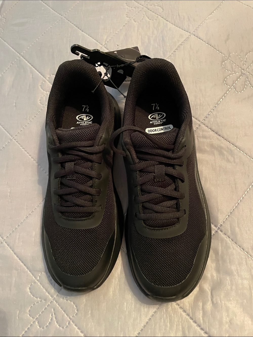 Athletic Works Women’s Black Mesh Comfort Sneakers